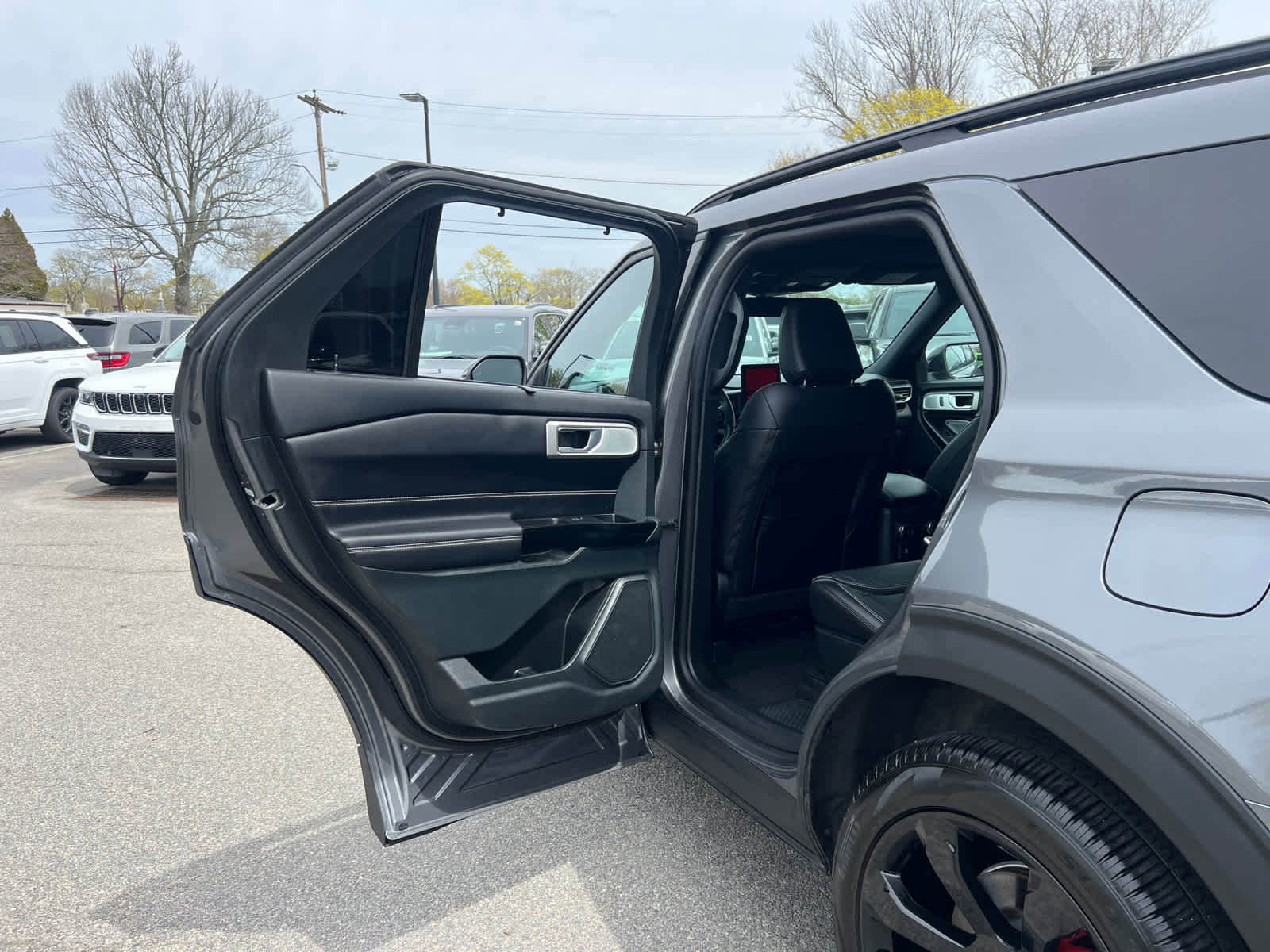 Used 2023 Ford Explorer ST w/ Equipment Group 401A AWD/4WD image 32