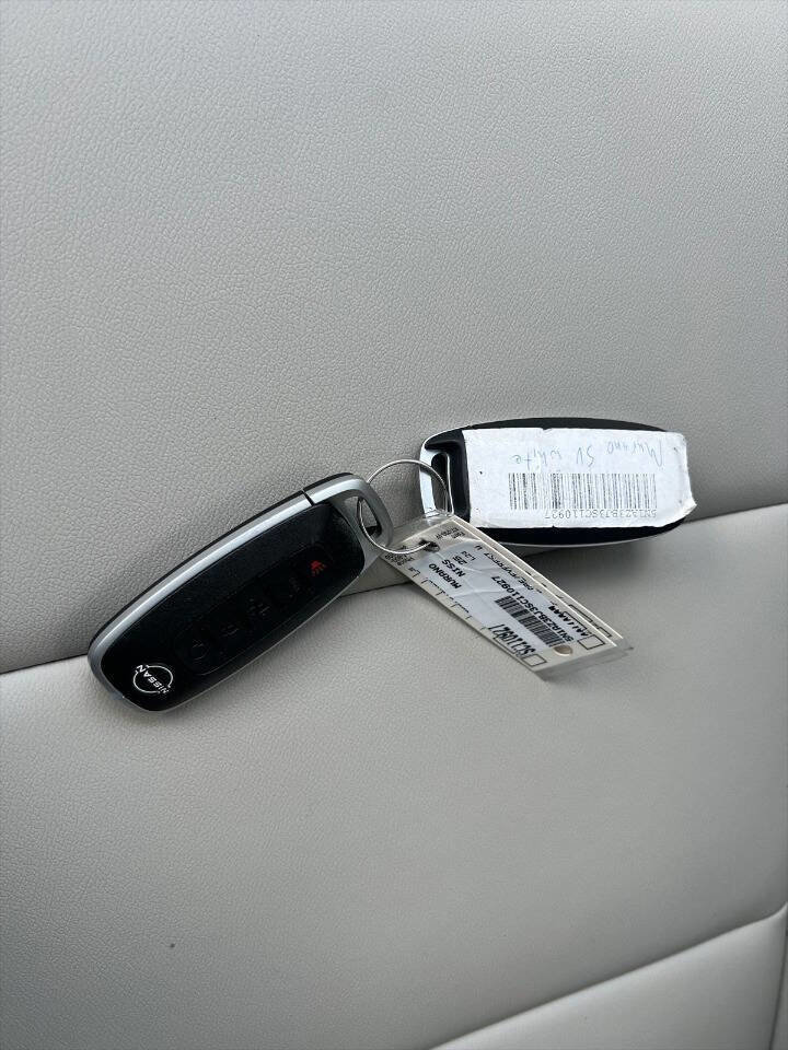 Used 2025 Nissan Murano SV FWD image 17