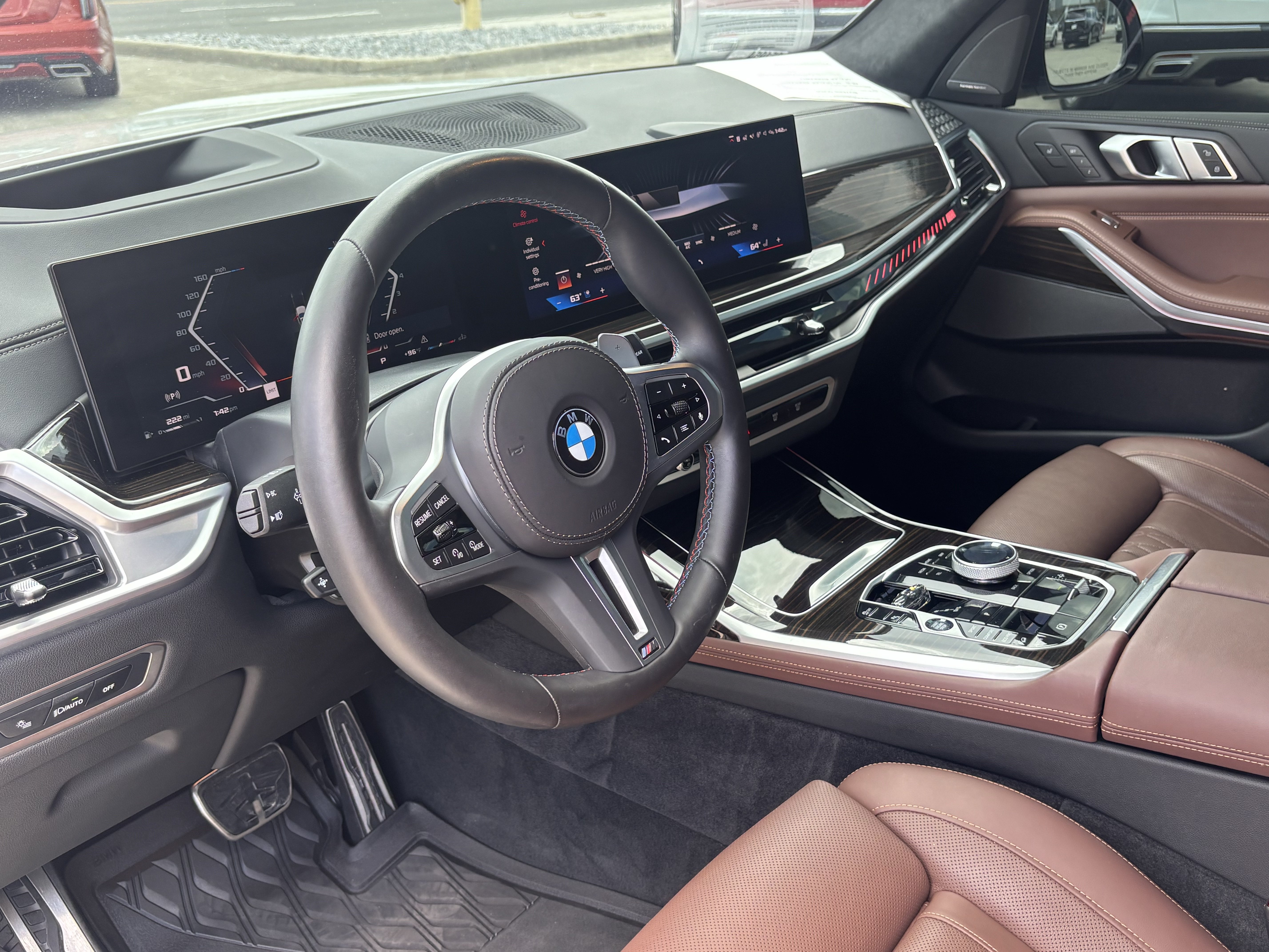 Used 2025 BMW X7 M60i AWD/4WD image 22