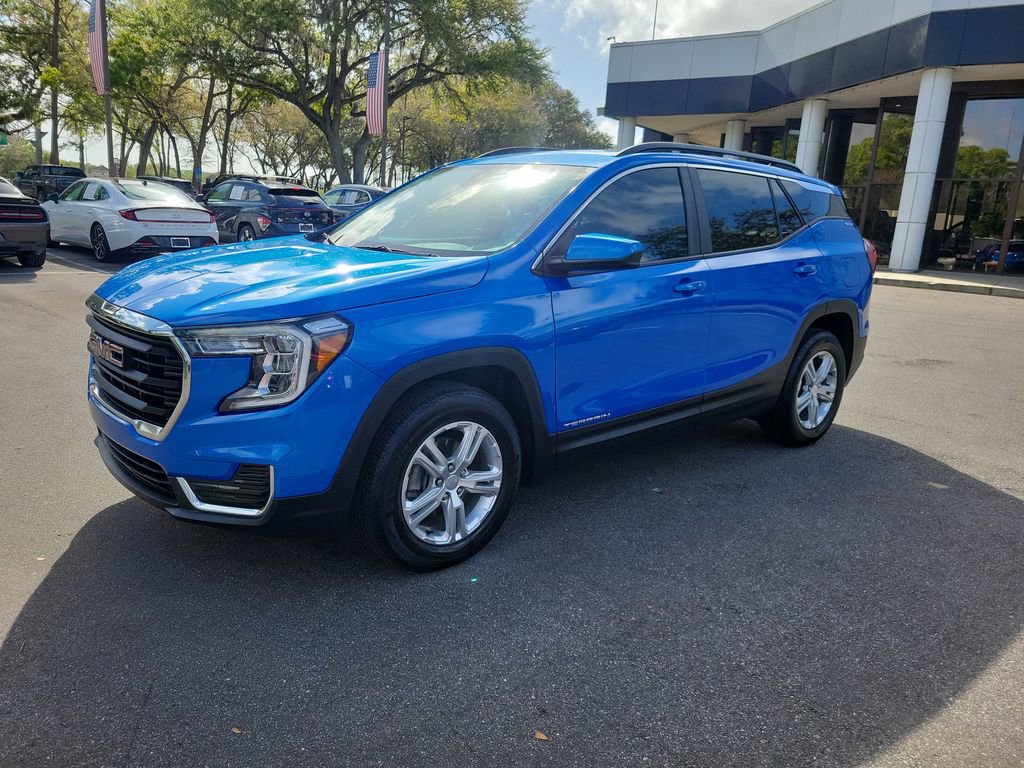 Certified 2024 GMC Terrain SLE w/ Driver Convenience Package image 2