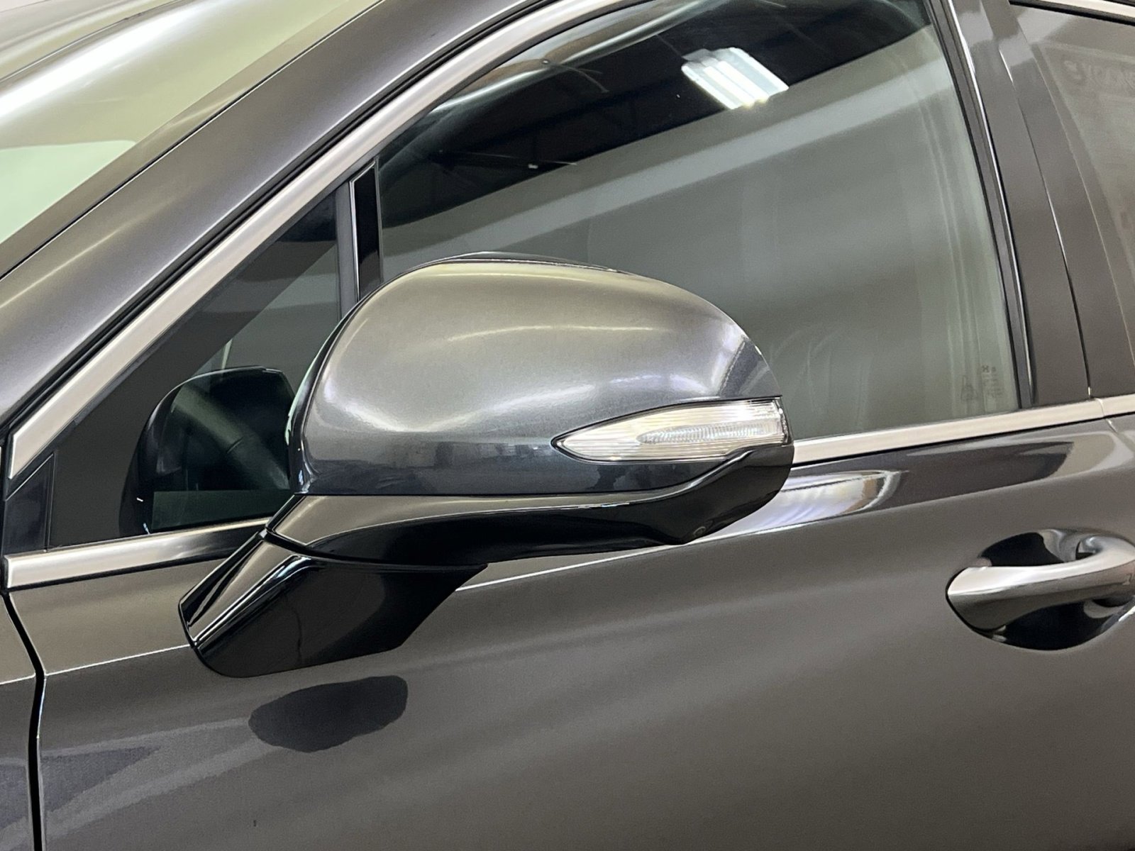 Used 2022 Hyundai Santa Fe Calligraphy image 28