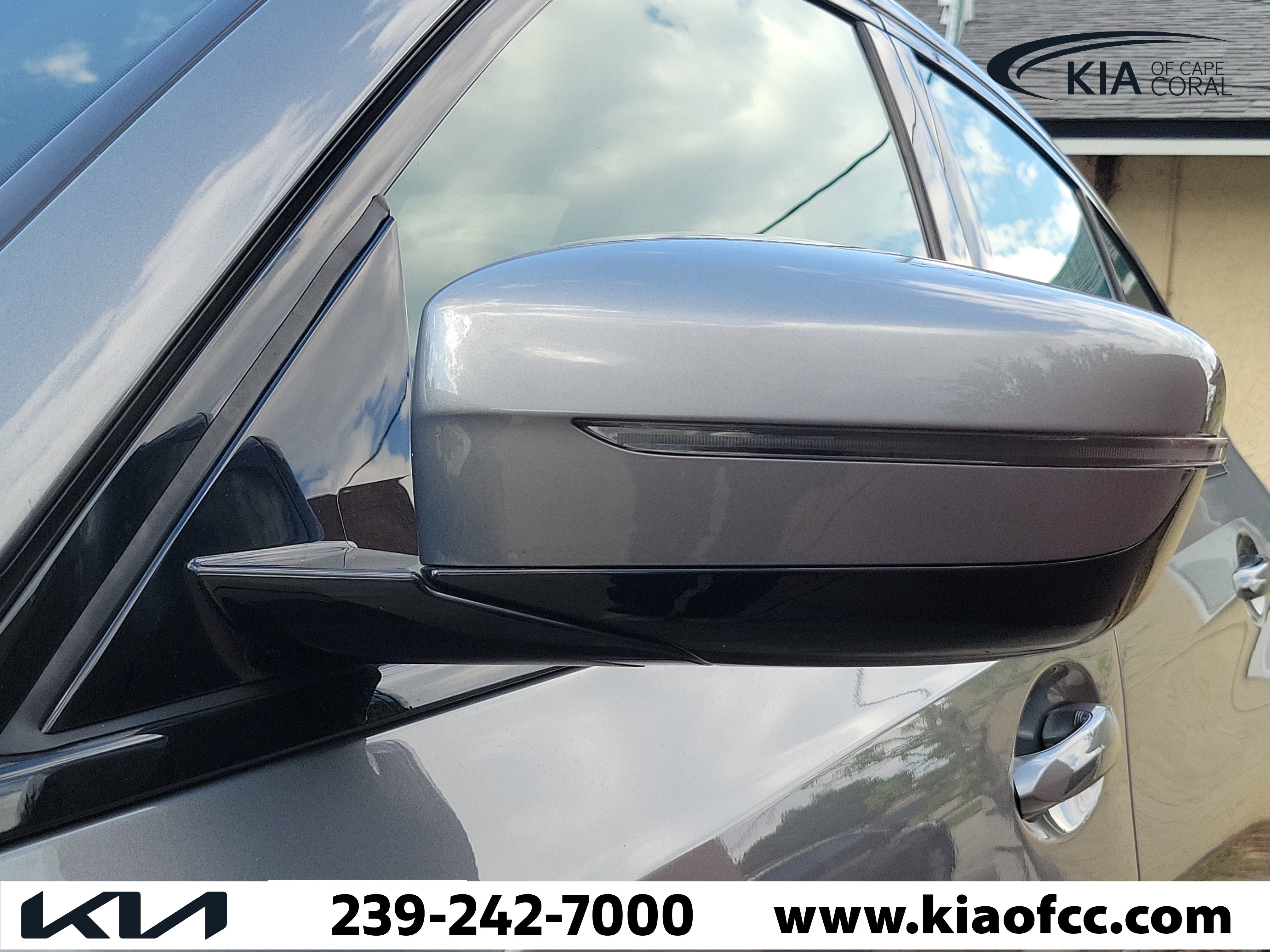 Used 2023 BMW 330i Sedan w/ Convenience Package RWD image 5