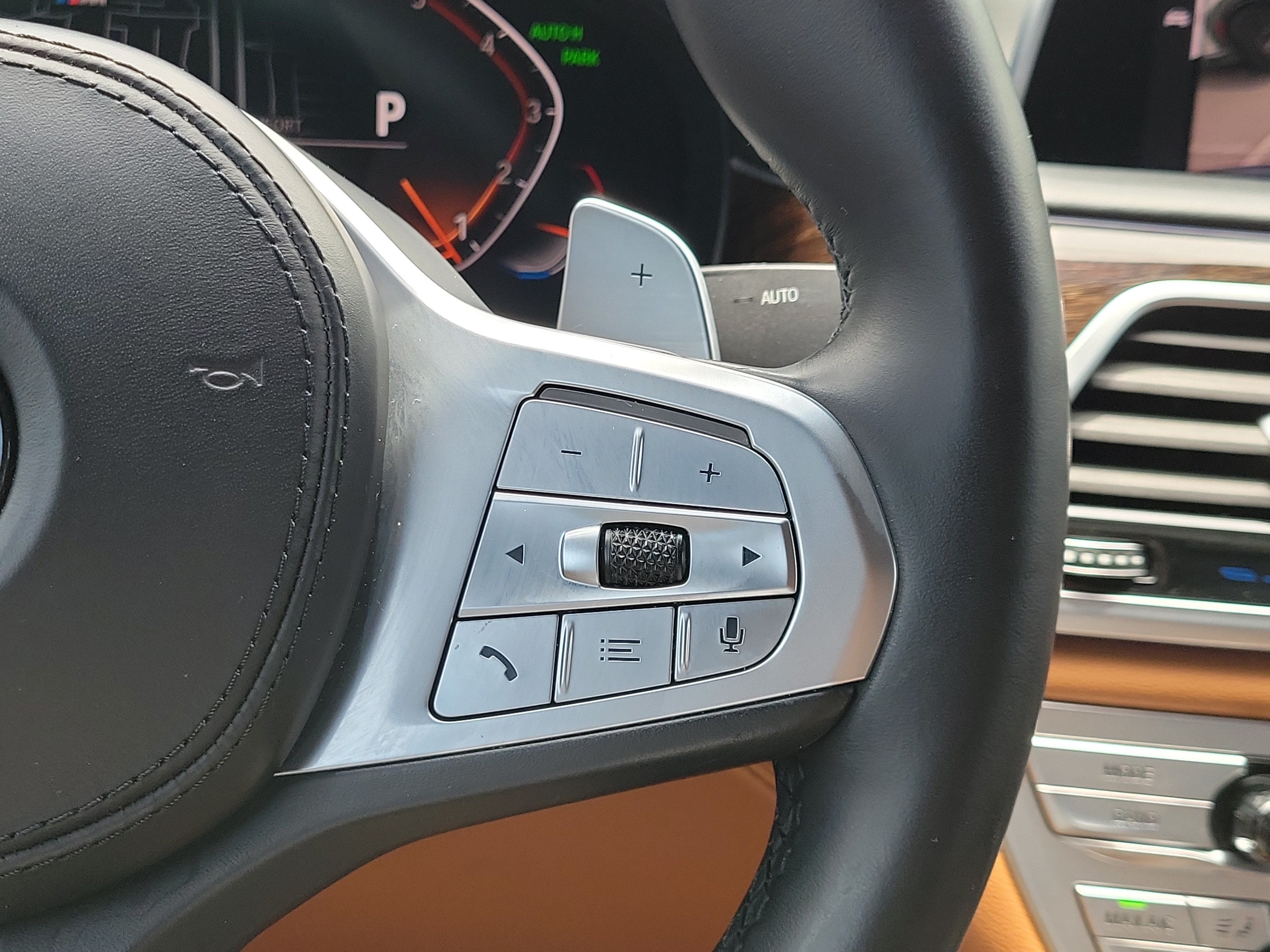 Certified 2022 BMW 750i xDrive w/ Executive Package AWD/4WD image 25