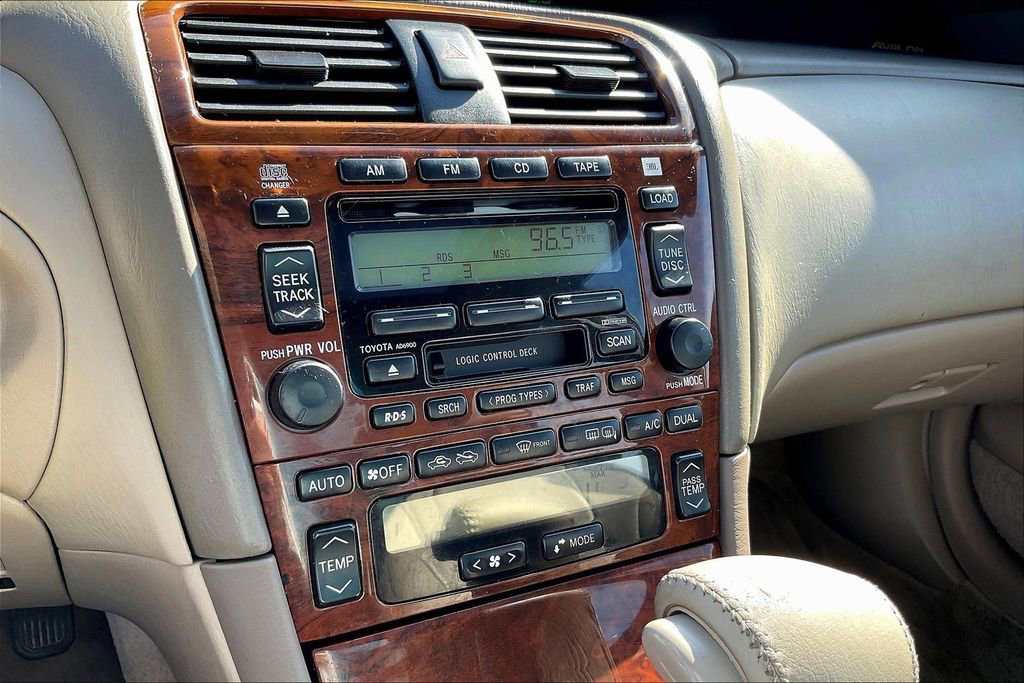 Used 2000 Toyota Avalon XL image 27