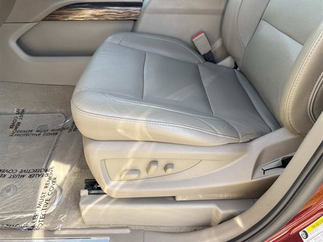 Used 2019 GMC Yukon SLT w/ Open Road Package AWD/4WD image 14