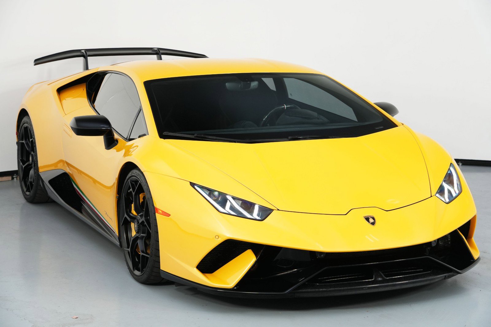 Used 2018 Lamborghini Huracan Performante image 51