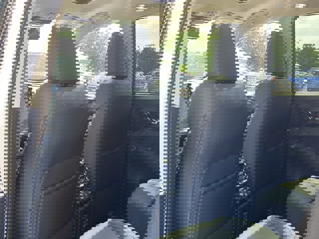 Used 2025 Subaru Ascent Bronze Edition image 17