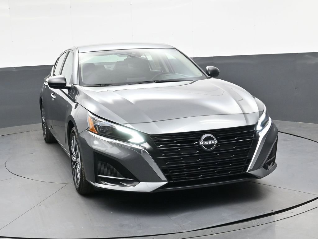 Used 2025 Nissan Altima 2.5 SV image 10