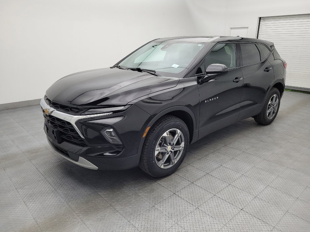 Used 2023 Chevrolet Blazer LT AWD/4WD image 2