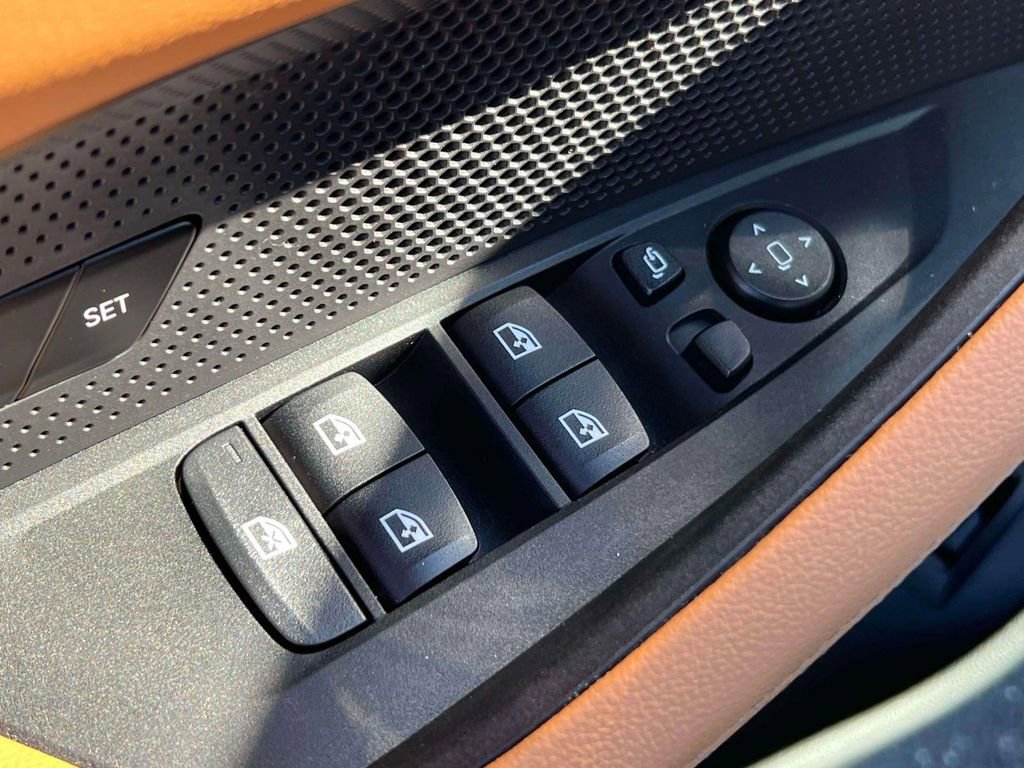 Used 2025 BMW i4 xDrive40i w/ Parking Assistance Package image 17