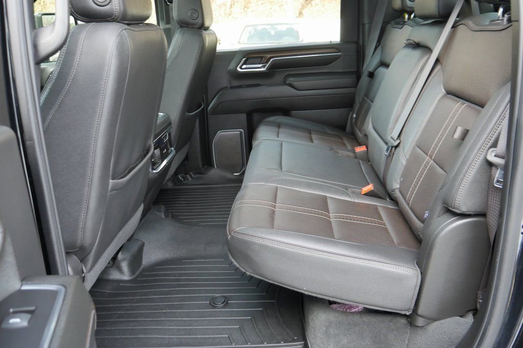 Used 2024 Chevrolet Silverado 2500 High Country w/ High Country Premium Package image 28