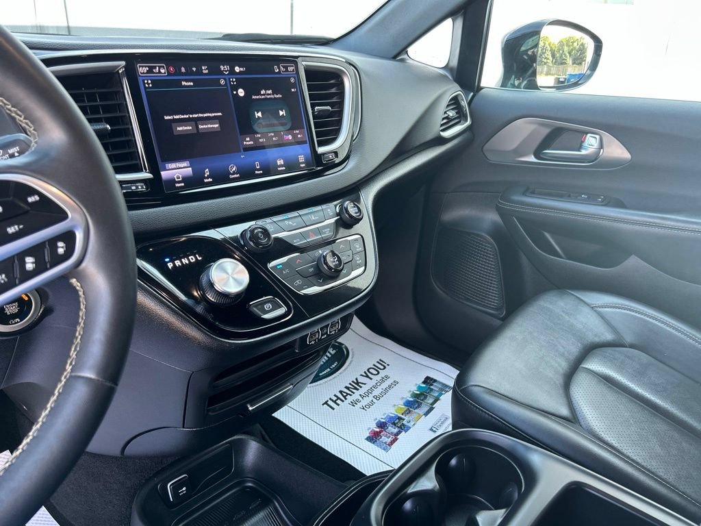 Used 2025 Chrysler Pacifica Select FWD image 26