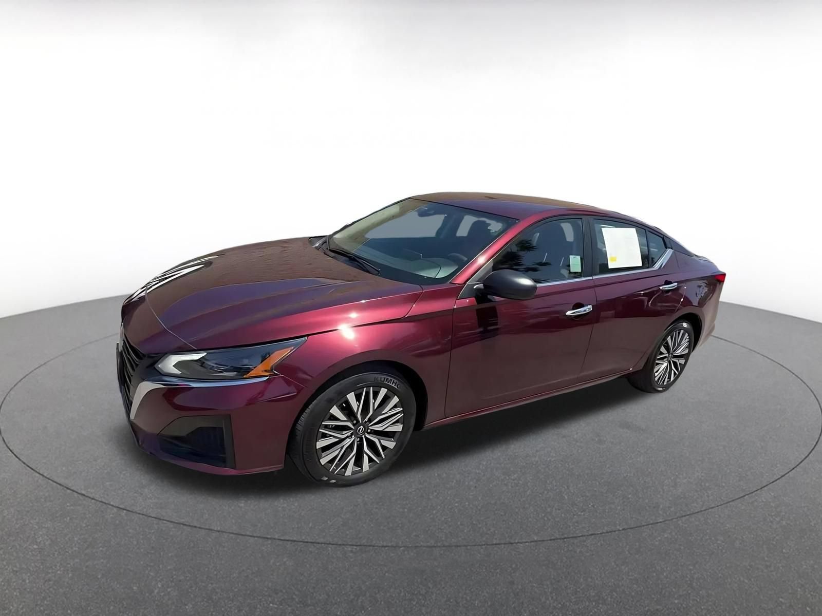 Used 2025 Nissan Altima 2.5 SV FWD image 7