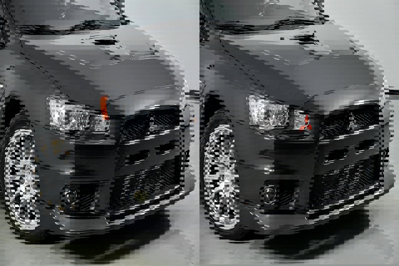 Used 2015 Mitsubishi Lancer Evolution GSR image 3