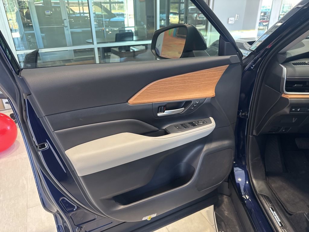 New 2026 Toyota Grand Highlander Limited image 9