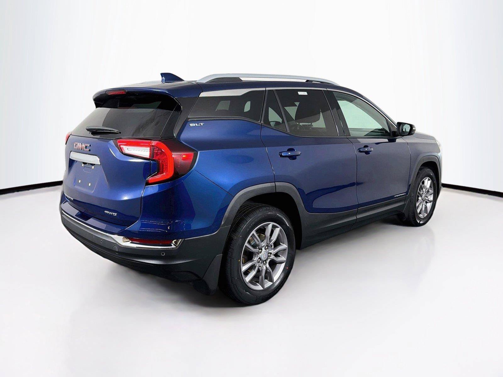 Used 2022 GMC Terrain SLT AWD/4WD image 11