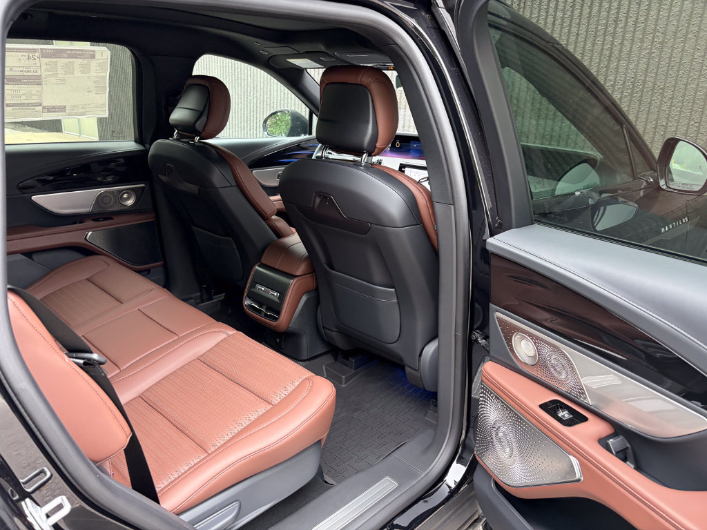 New 2026 Lincoln Nautilus Reserve AWD/4WD image 24