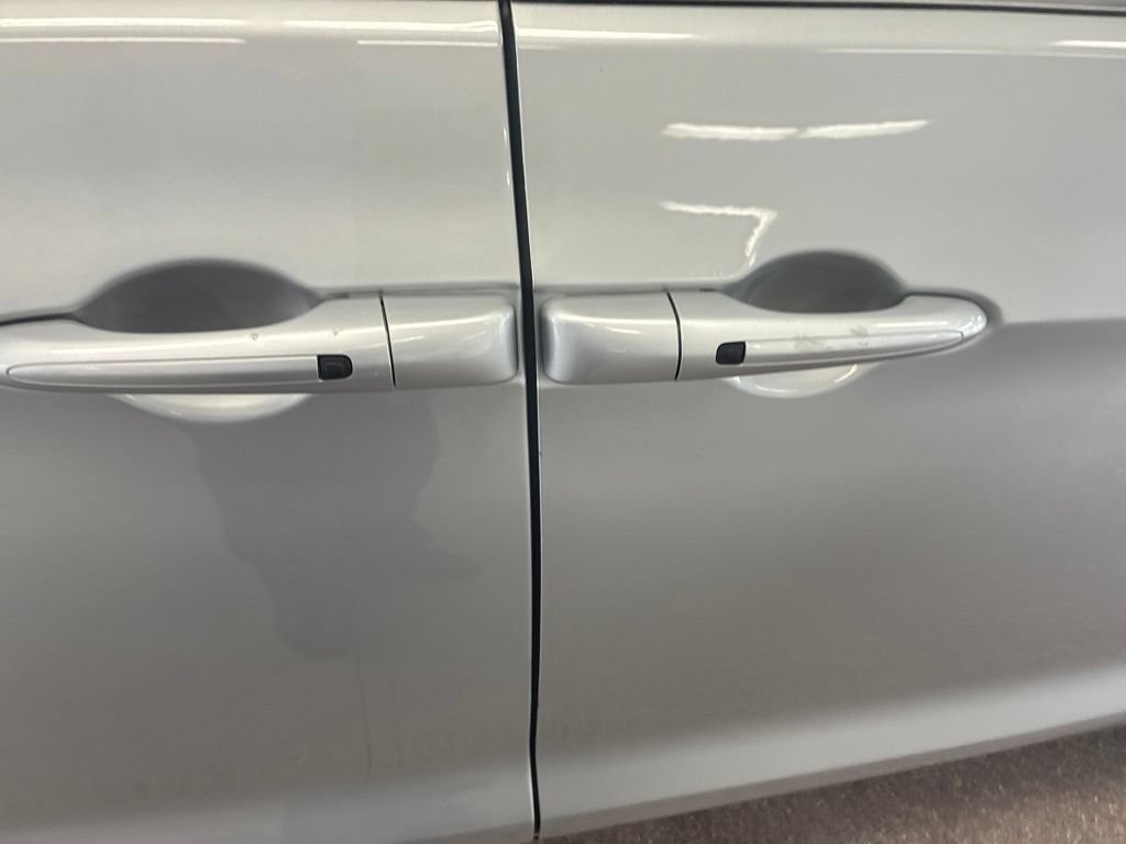 Certified 2024 Chrysler Pacifica Touring-L FWD image 34