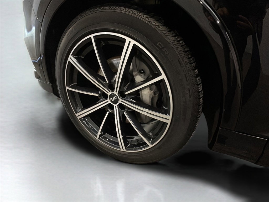 Used 2021 Audi Q7 3.0T Prestige image 28