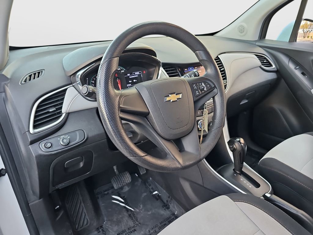 Used 2020 Chevrolet Trax LS image 9