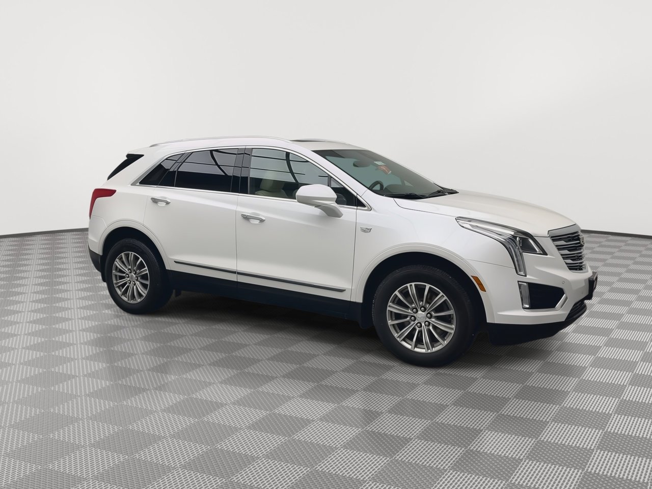 Used 2017 Cadillac XT5 Luxury w/ Driver Awareness Package image 42