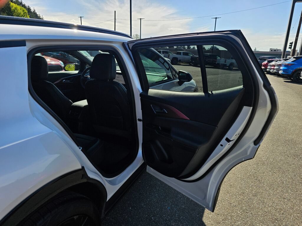 Used 2025 Chevrolet Equinox EV RS FWD image 24