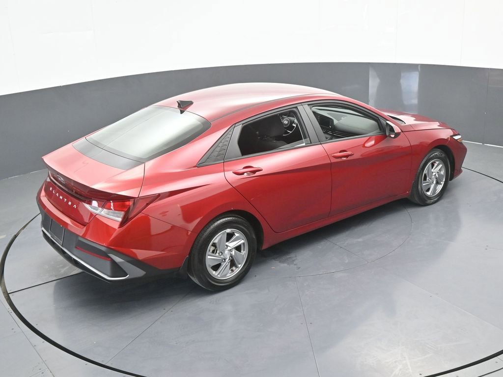 Used 2024 Hyundai Elantra SE FWD image 44
