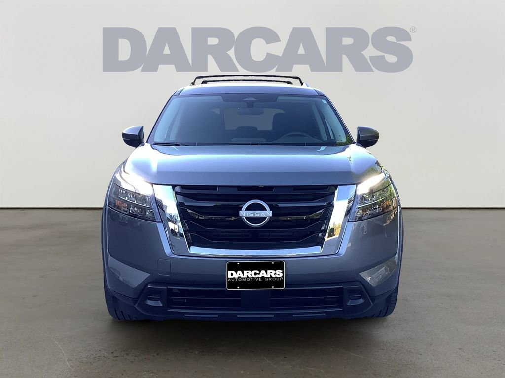 Used 2025 Nissan Pathfinder SV AWD/4WD image 2