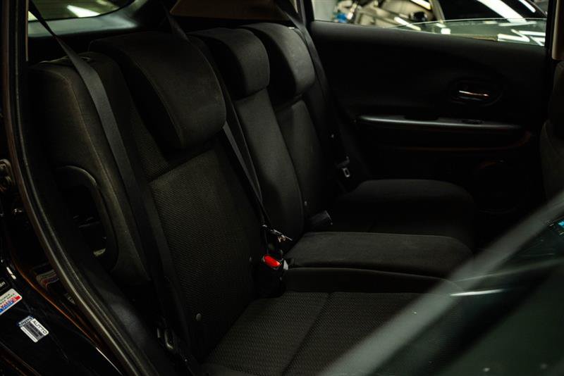Used 2017 Honda HR-V LX image 11