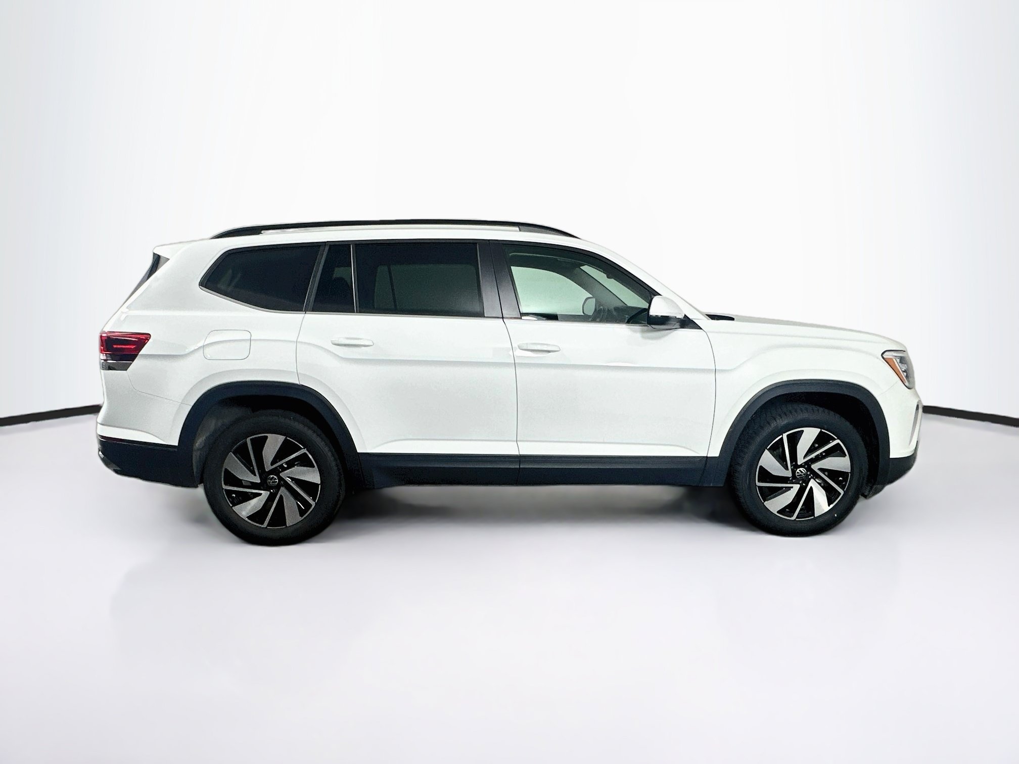 Used 2025 Volkswagen Atlas SE AWD/4WD image 10
