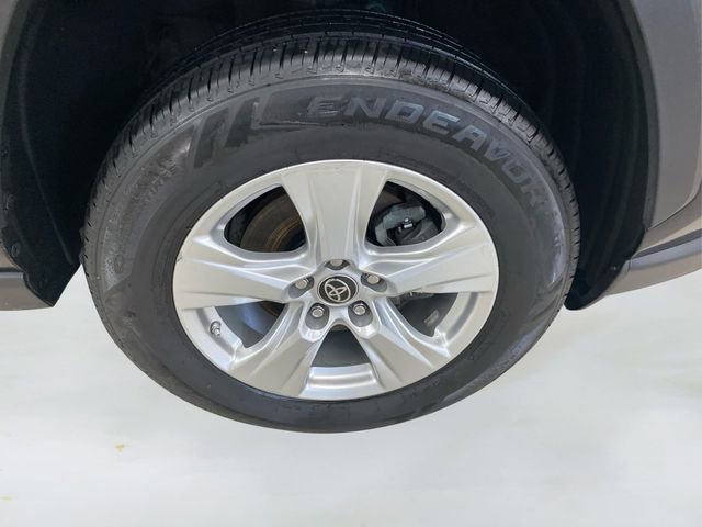 Used 2021 Toyota RAV4 LE image 16