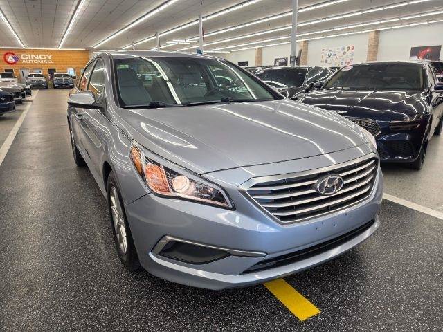 Used 2017 Hyundai Sonata SE FWD image 3