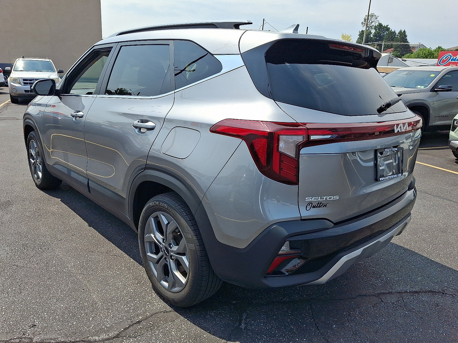 Used 2024 Kia Seltos S AWD/4WD image 3