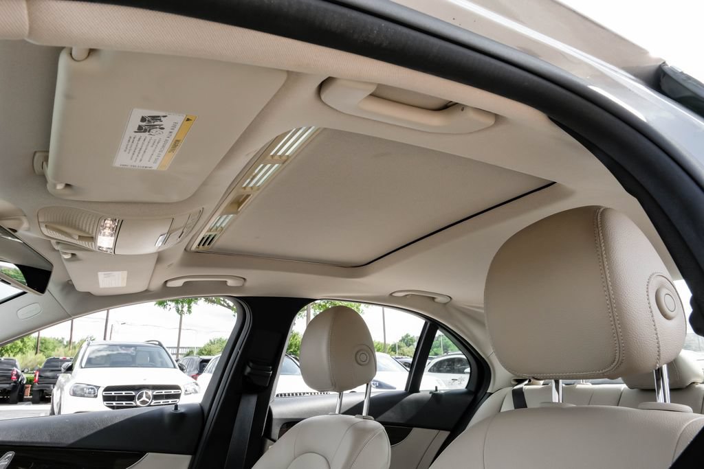 Used 2019 Mercedes-Benz C 300 Sedan image 28