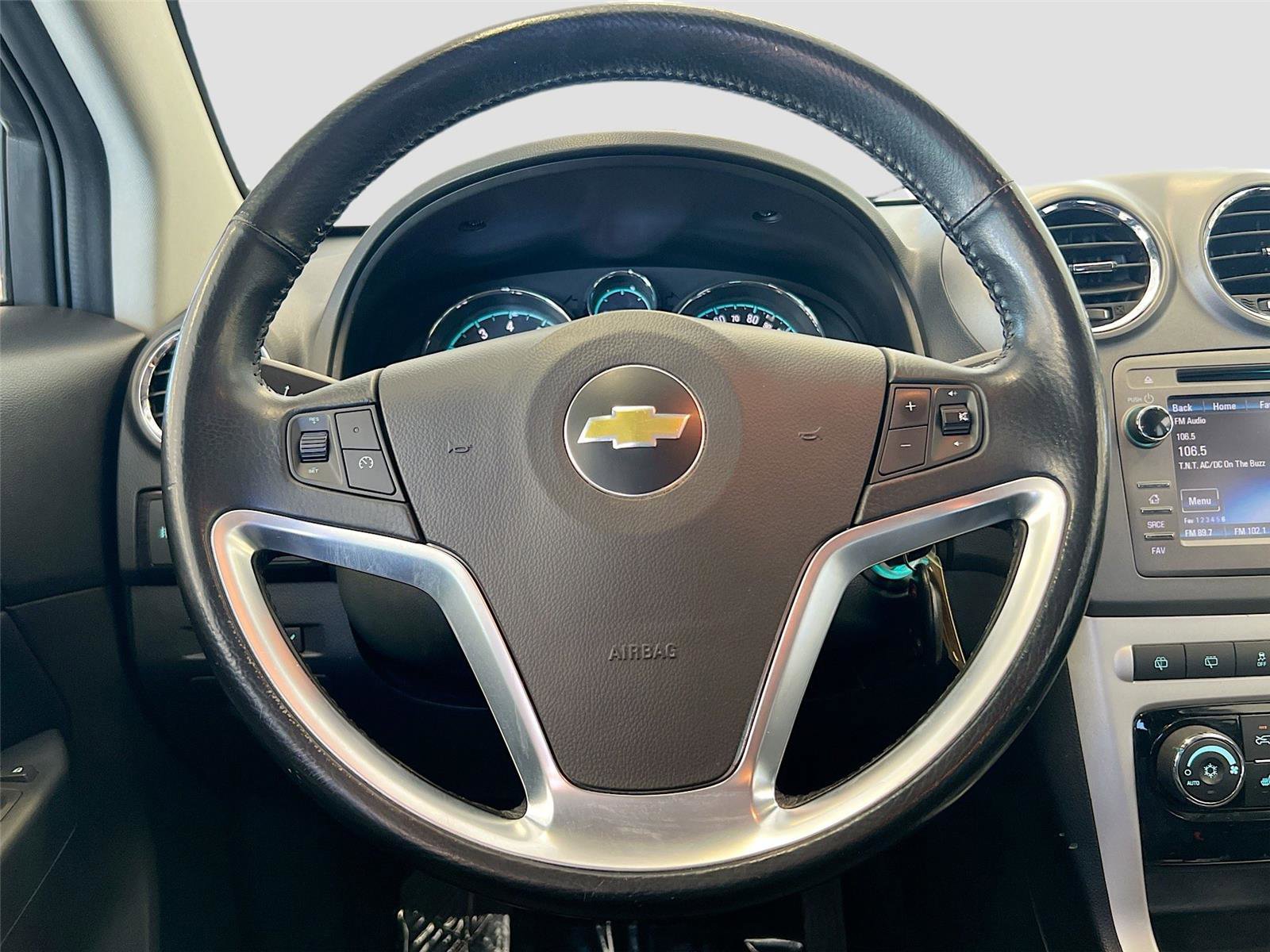 Used 2014 Chevrolet Captiva Sport LT w/ Convenience Package FWD image 17