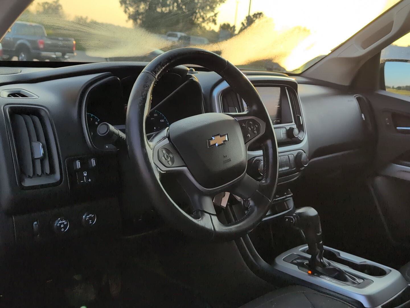 Used 2019 Chevrolet Colorado LT w/ LT Convenience Package AWD/4WD image 17