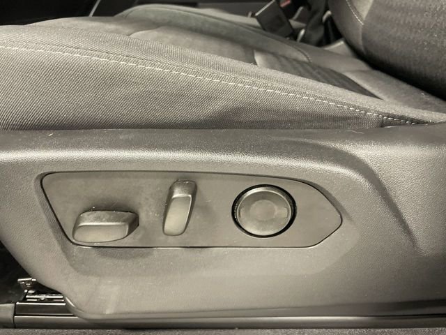 Used 2023 Chevrolet Silverado 1500 LT image 12