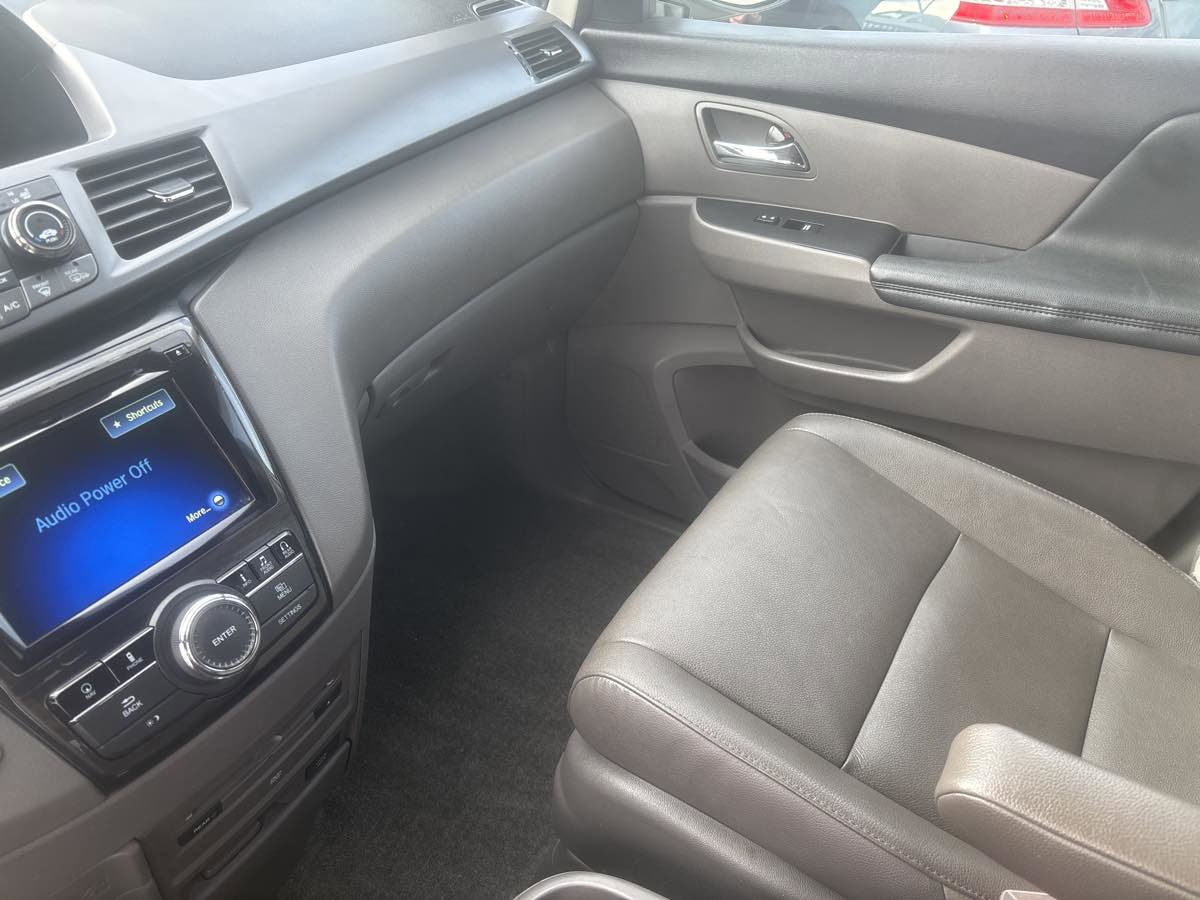 Used 2014 Honda Odyssey Touring image 19