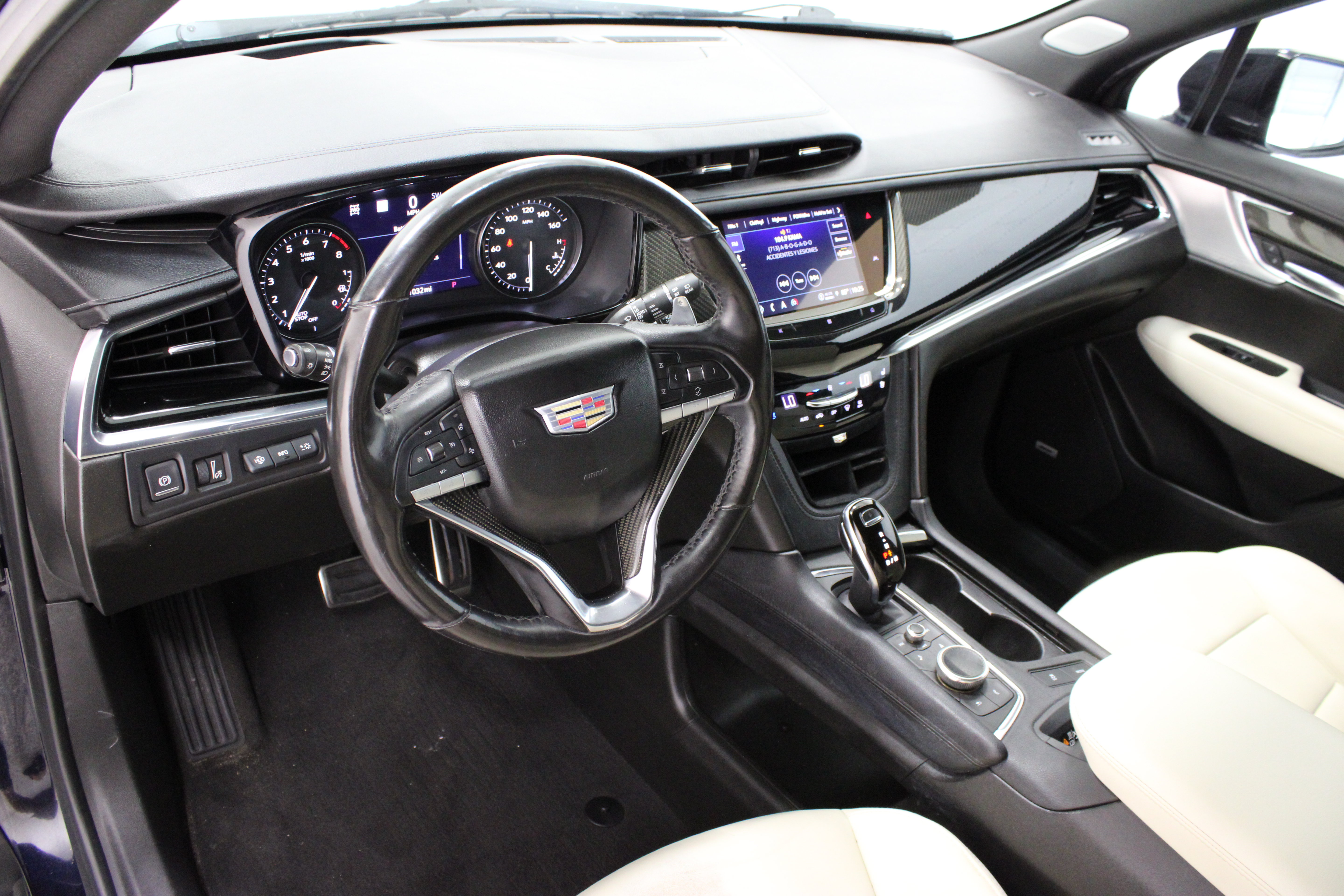 Used 2021 Cadillac XT6 Sport AWD/4WD image 13