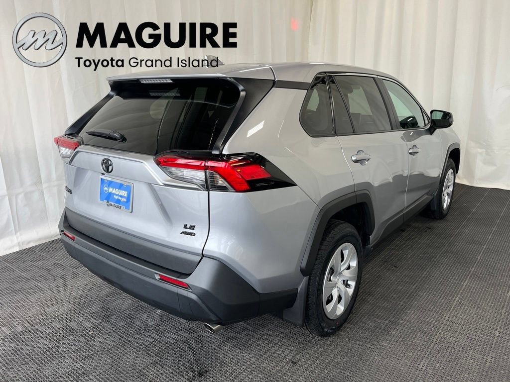 Used 2024 Toyota RAV4 LE AWD/4WD image 31