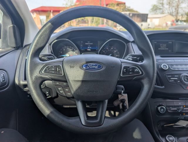 Used 2015 Ford Focus SE FWD image 10