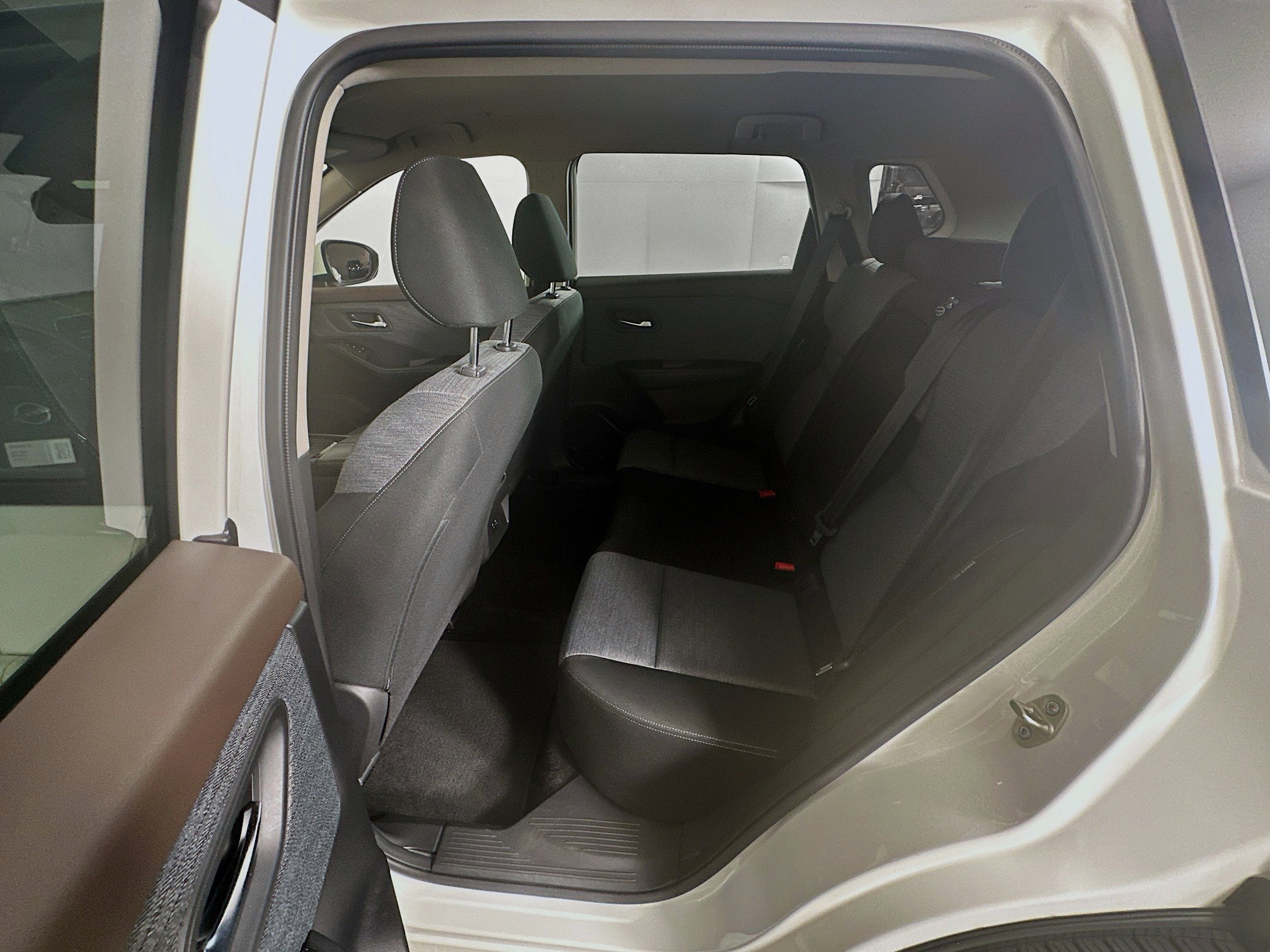Used 2023 Nissan Rogue SV FWD image 26