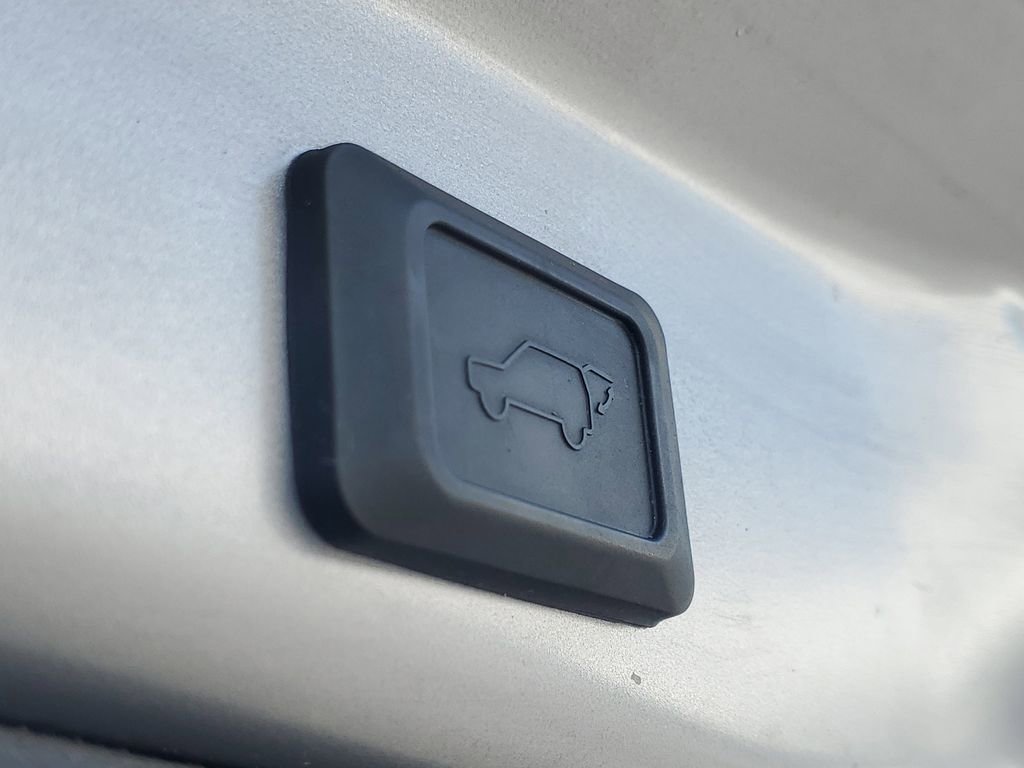 Used 2022 Toyota RAV4 XSE image 9