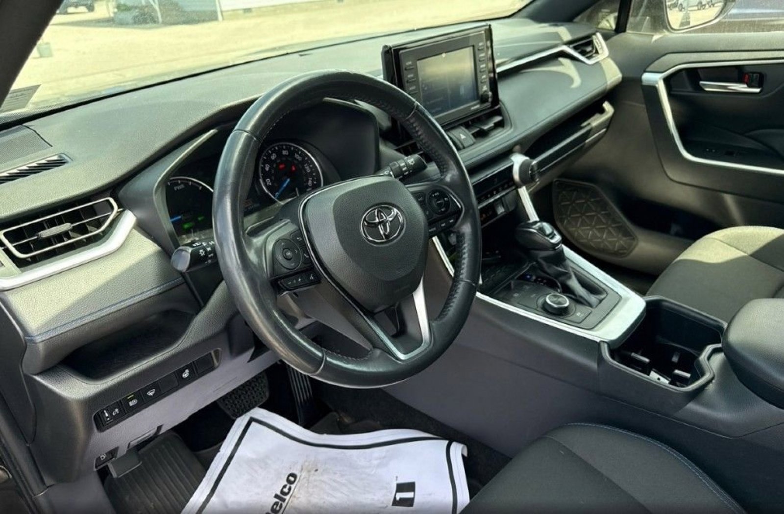 Used 2022 Toyota RAV4 SE w/ SE Grade Weather Package AWD/4WD image 12