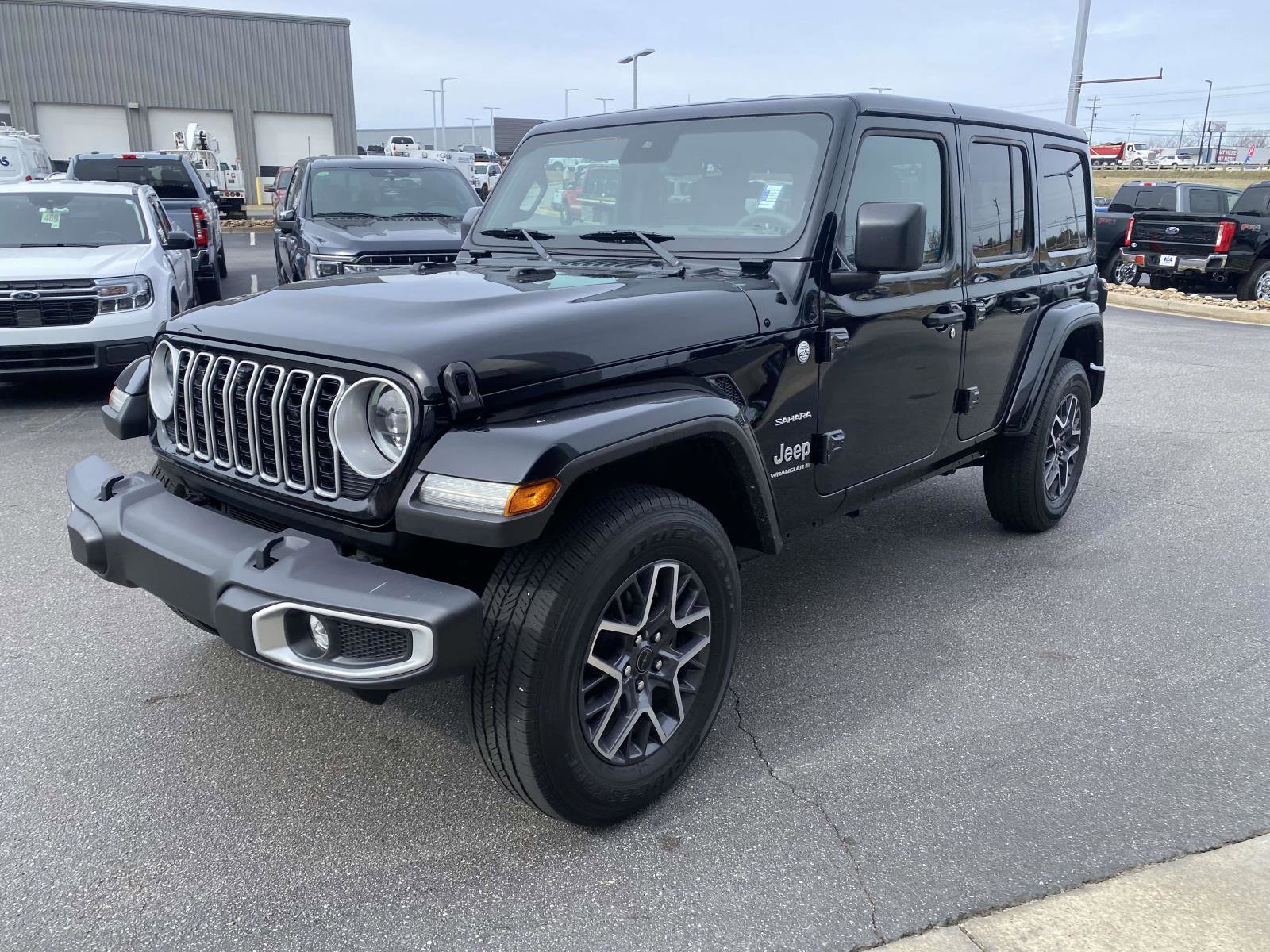 Used 2024 Jeep Wrangler Unlimited Sahara w/ Technology Group image 3