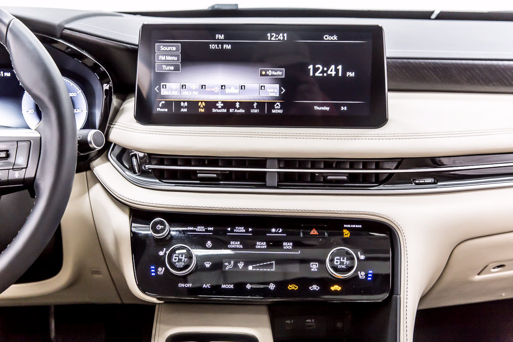 Used 2023 INFINITI QX60 Sensory w/ Vision Package AWD/4WD image 19