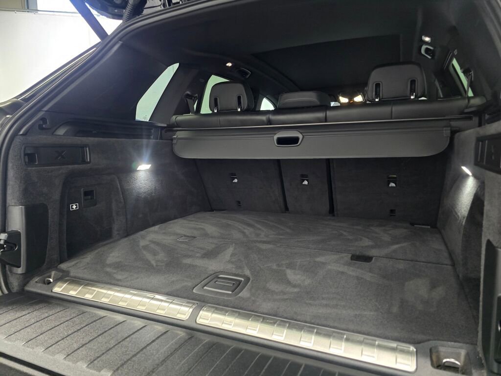 Used 2025 BMW X5 xDrive50e image 23