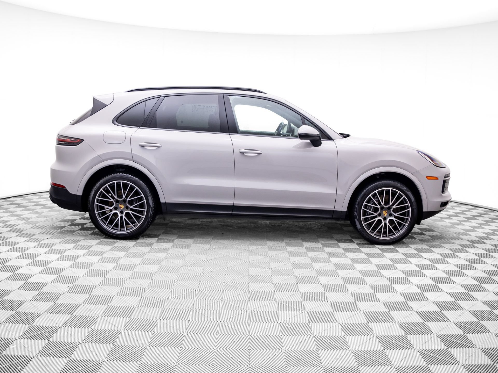 Certified 2023 Porsche Cayenne AWD/4WD image 7