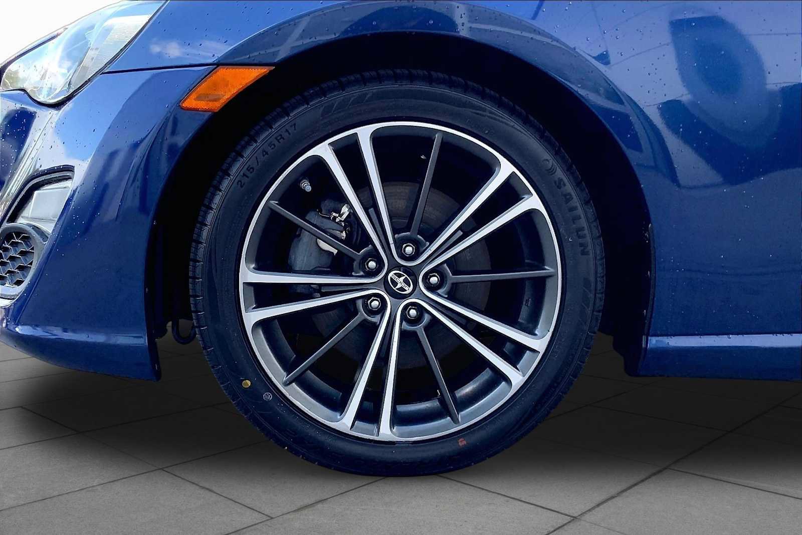 Used 2015 Scion FR-S RWD image 9