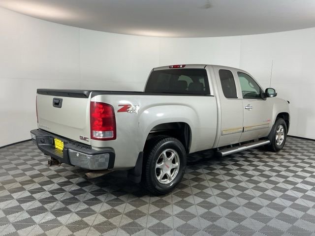 Used 2007 GMC Sierra 1500 SLT w/ Z71 Off-Road Package AWD/4WD image 4
